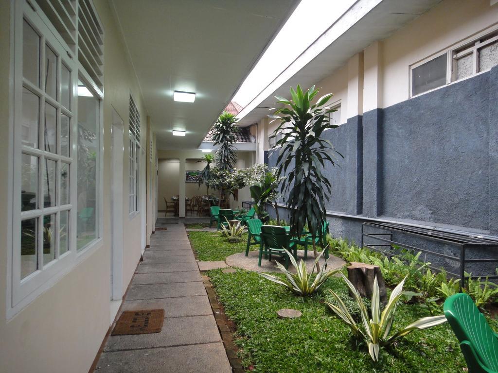 Gondia Guesthouse Jakarta Exterior foto