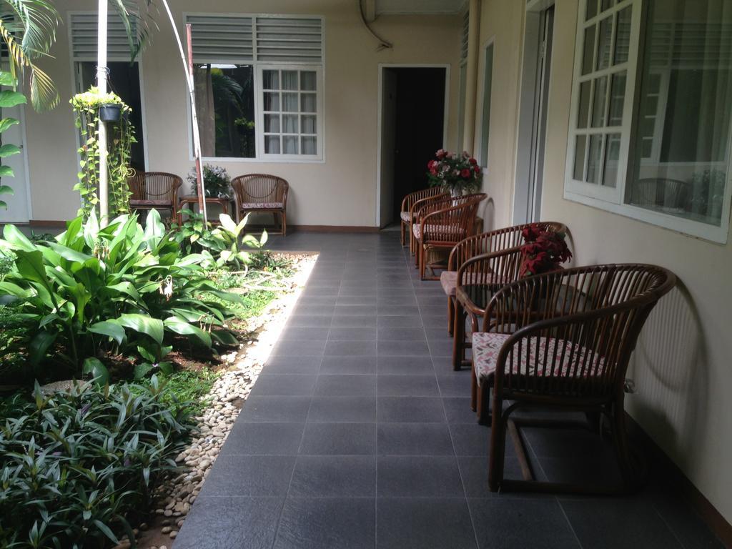 Gondia Guesthouse Jakarta Exterior foto