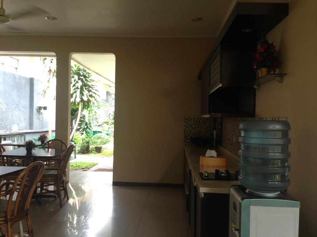 Gondia Guesthouse Jakarta Exterior foto