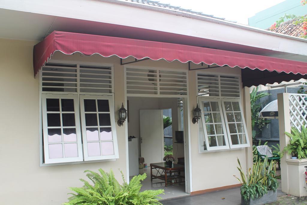 Gondia Guesthouse Jakarta Exterior foto
